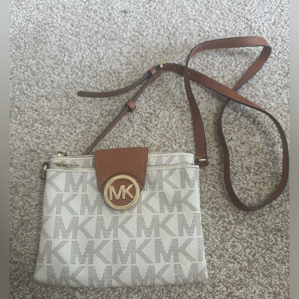 Michael Kors Fulton Crossbody